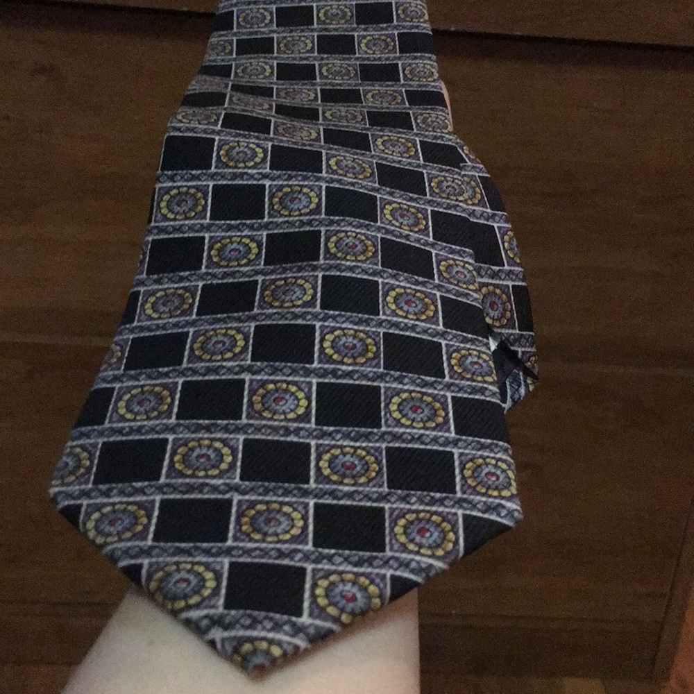 {Burberry} 100% silk tie
